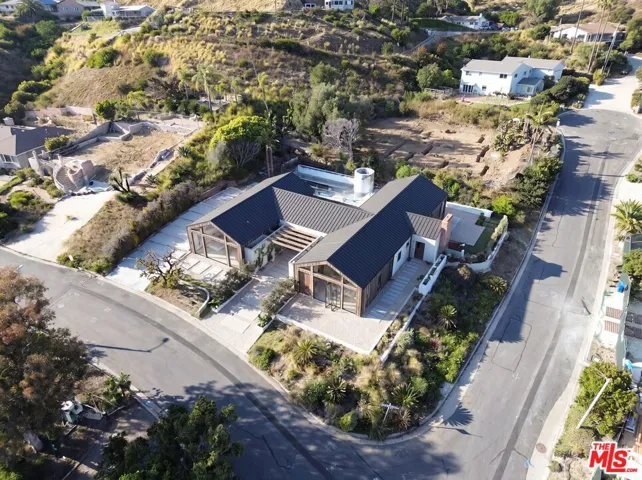 20521 Roca Chica Drive, Malibu, California 90265