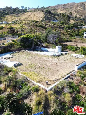20521 Roca Chica Drive, Malibu, California 90265