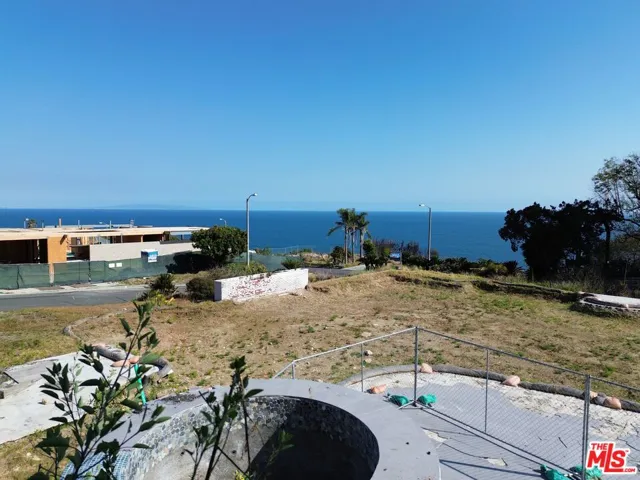 20521 Roca Chica Drive, Malibu, California 90265