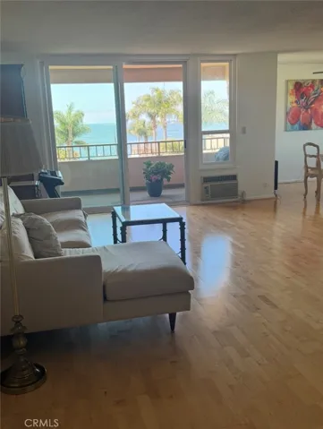 1635 E Ocean C4, Long Beach, California 90802