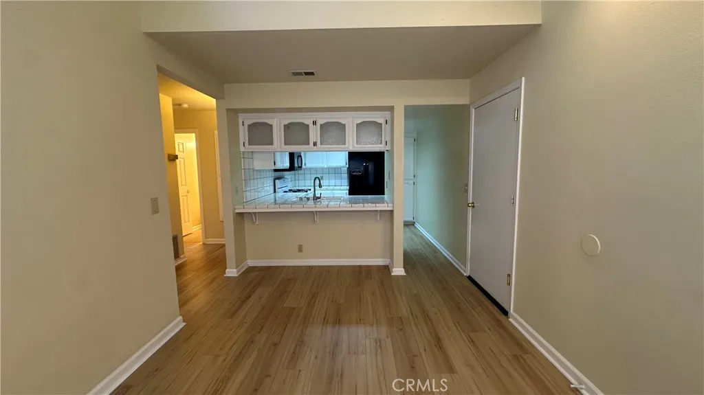 Great Dining Room, open to kitchen and breakfast Bar.