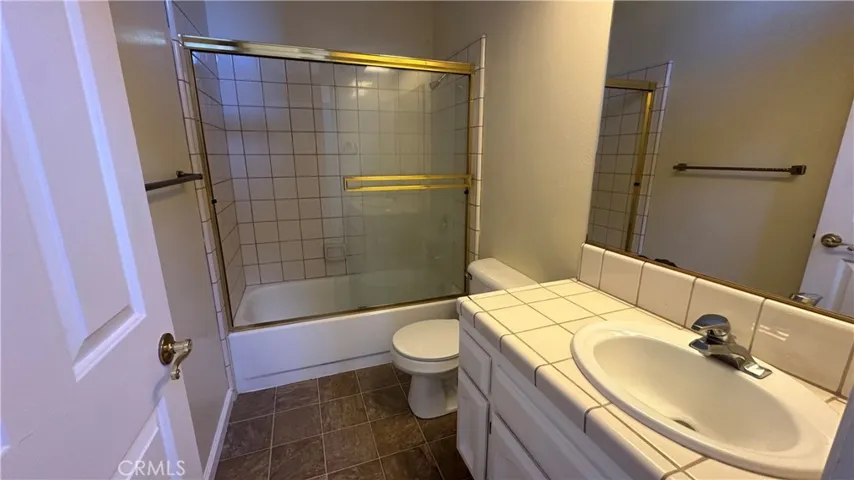 Upstairs 2nd full bathroom for 2nd bedroom. No common walls to other bedrooms.