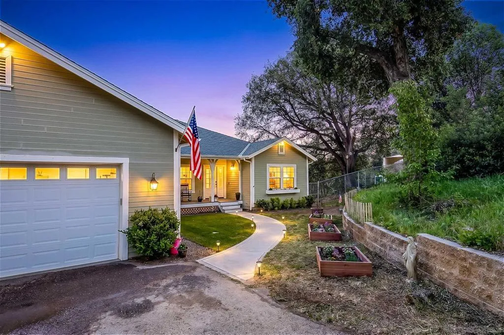 https://zimg.paragon.ice.com/ParagonImages/Property/PA/SDMLS/-523566/1/533/400/aeabcd0048a3fbd8048120dfe188368e/3/f6500299cc83bdefecbf3a4ac88cb3c1/-523566-55402441-9fb3-498c-a574-576059c51e93.JPG