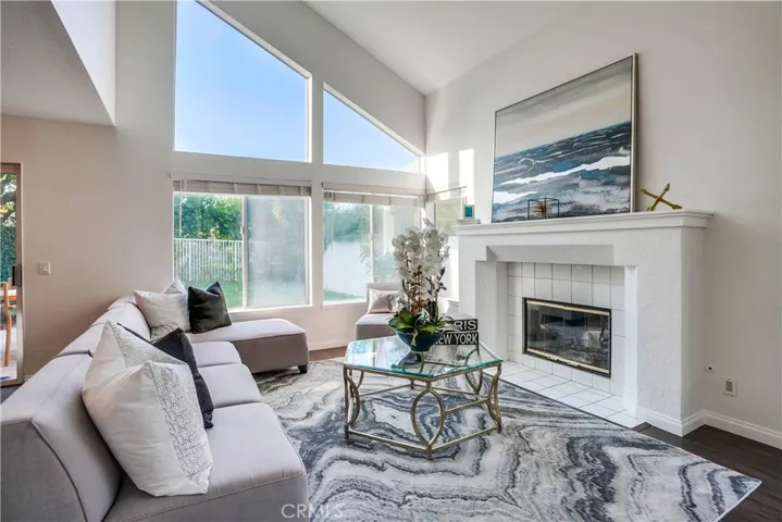 24621 Senda Salvia, Calabasas, California 91302