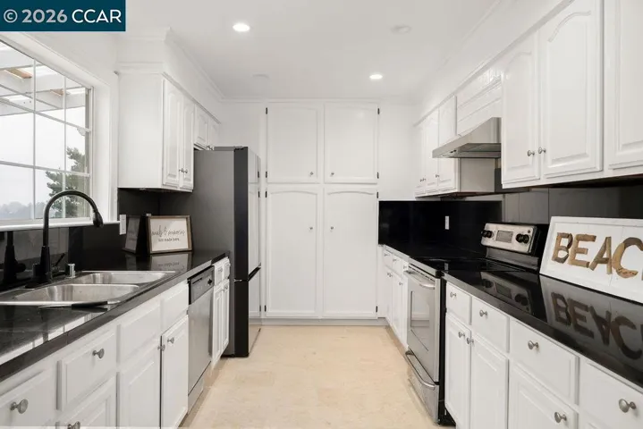 225 Merced Dr, San Bruno, California 94066