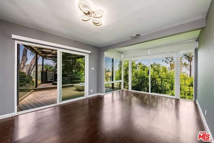 1438 Davies Drive, Beverly Hills, California 90210