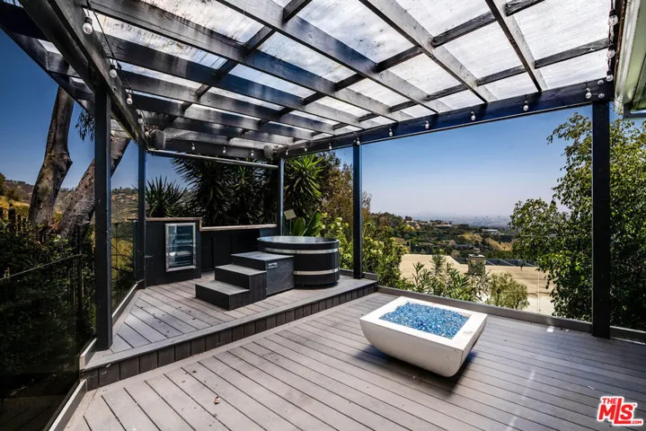 1438 Davies Drive, Beverly Hills, California 90210