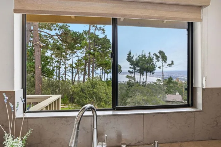 70 Forest Ridge Road 1, Monterey, California 93940