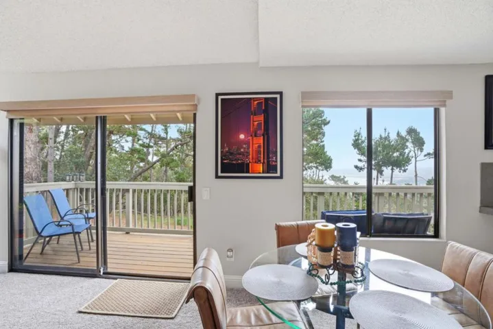 70 Forest Ridge Road 1, Monterey, California 93940