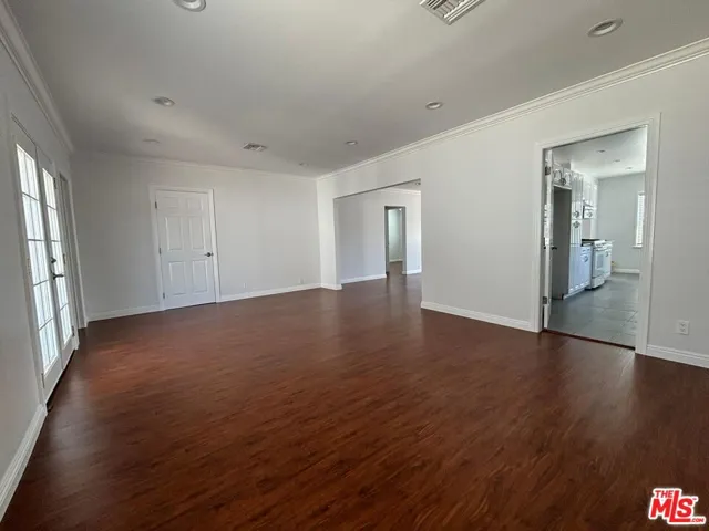 6537 Teesdale Avenue, North Hollywood, California 91606