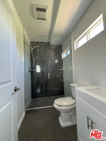 6537 Teesdale Avenue, North Hollywood, California 91606