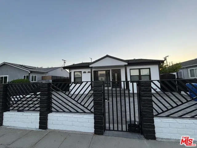 6537 Teesdale Avenue, North Hollywood, California 91606