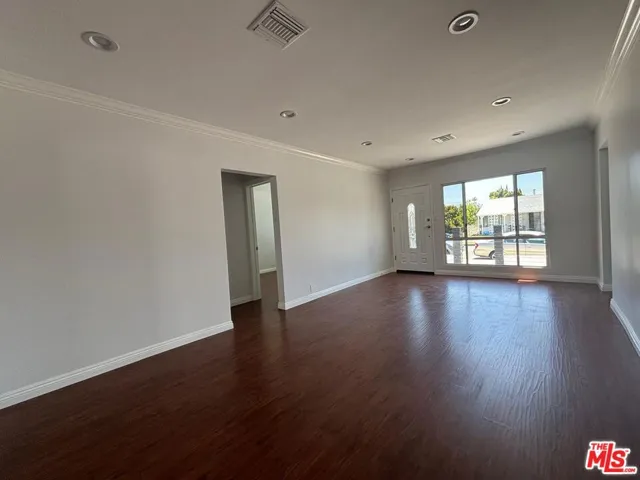 6537 Teesdale Avenue, North Hollywood, California 91606