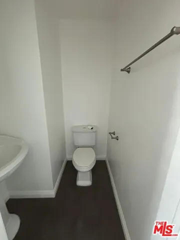 6537 Teesdale Avenue, North Hollywood, California 91606