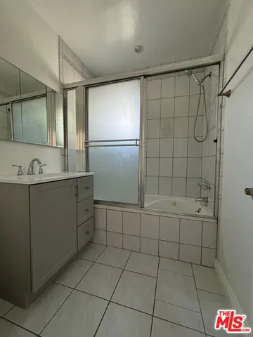 6537 Teesdale Avenue, North Hollywood, California 91606
