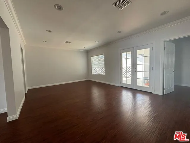 6537 Teesdale Avenue, North Hollywood, California 91606