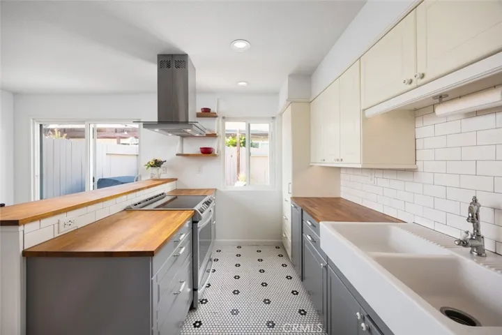 17962 Irvine Boulevard, Tustin, California 92780