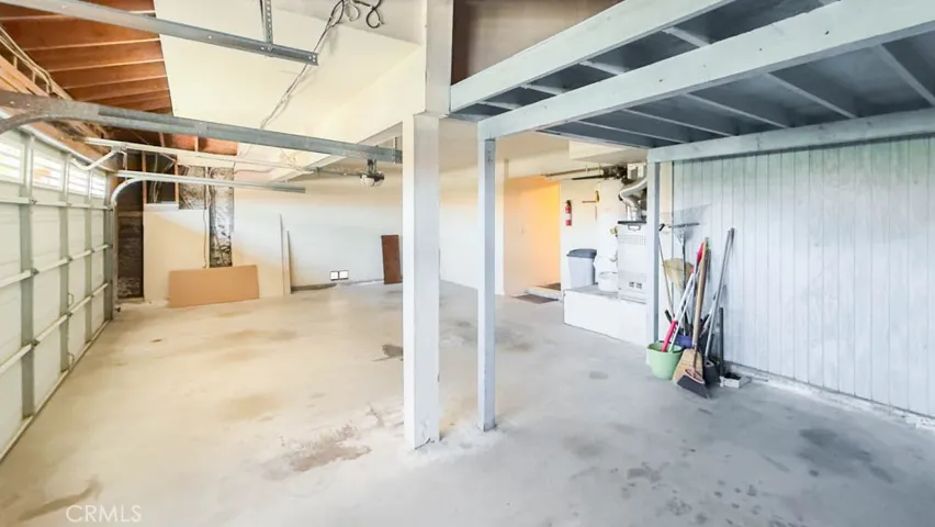3 car garage could be work space