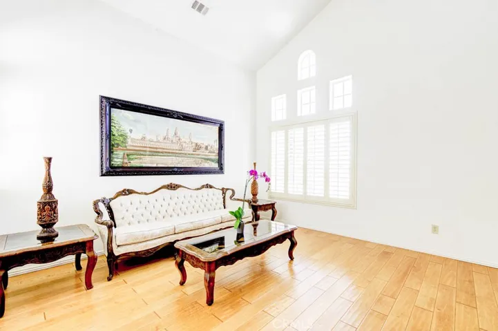 Living room faces front