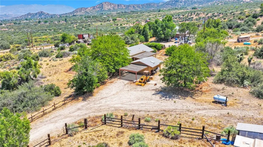 5500 Oil Well Road, Phelan, California 92371