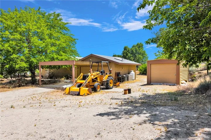 5500 Oil Well Road, Phelan, California 92371