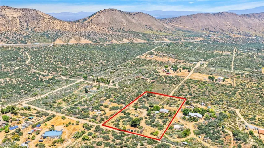 5500 Oil Well Road, Phelan, California 92371