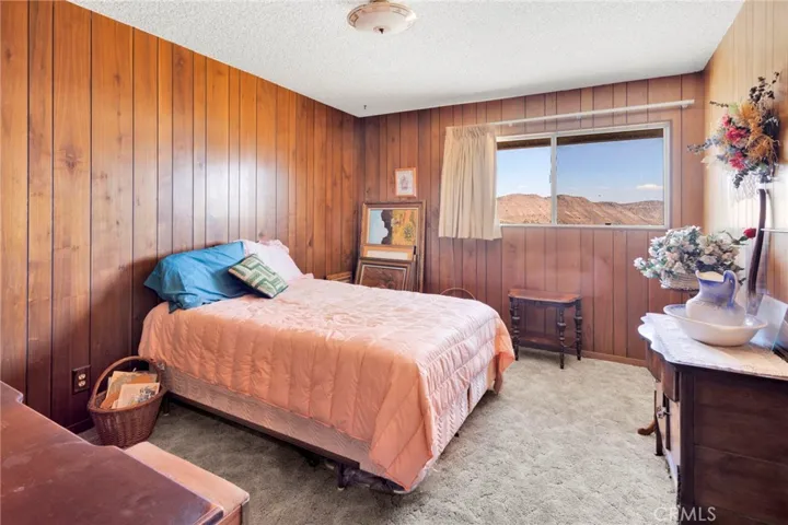 5500 Oil Well Road, Phelan, California 92371