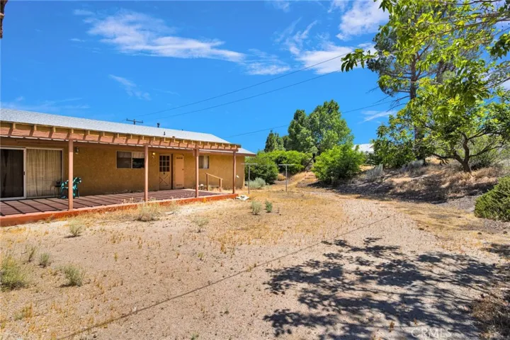 5500 Oil Well Road, Phelan, California 92371