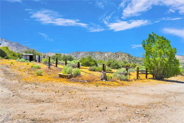 5500 Oil Well Road, Phelan, California 92371