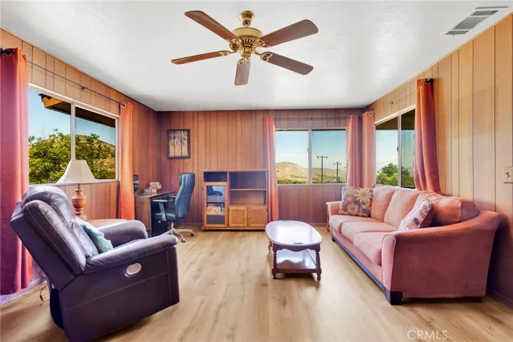 5500 Oil Well Road, Phelan, California 92371