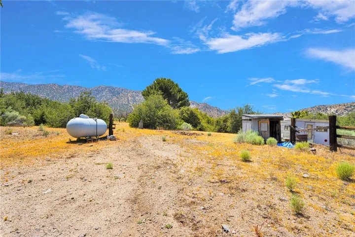 5500 Oil Well Road, Phelan, California 92371