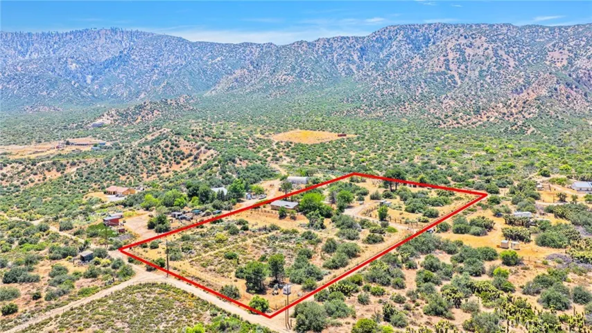 5500 Oil Well Road, Phelan, California 92371