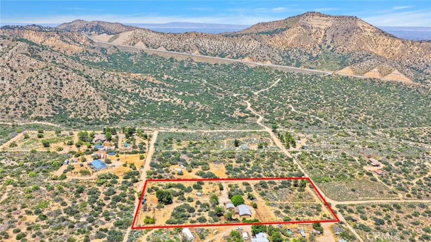 5500 Oil Well Road, Phelan, California 92371