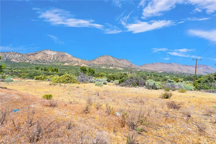 5500 Oil Well Road, Phelan, California 92371