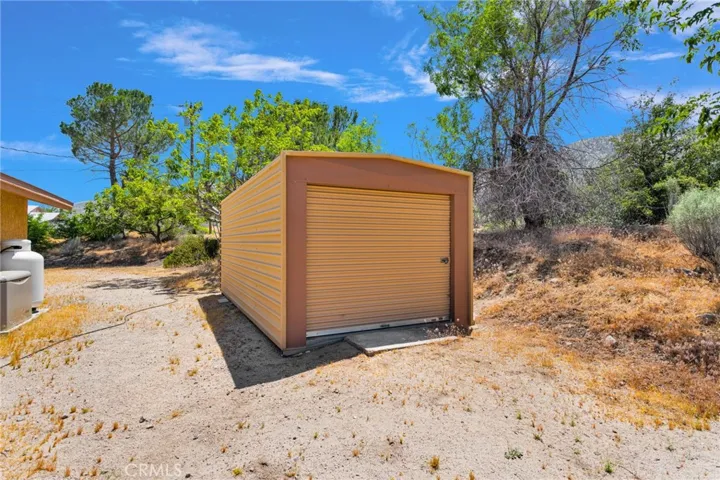 5500 Oil Well Road, Phelan, California 92371