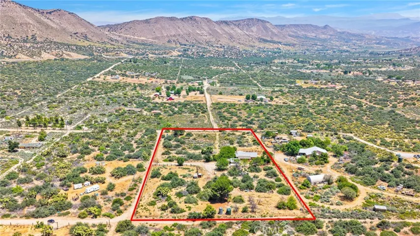5500 Oil Well Road, Phelan, California 92371