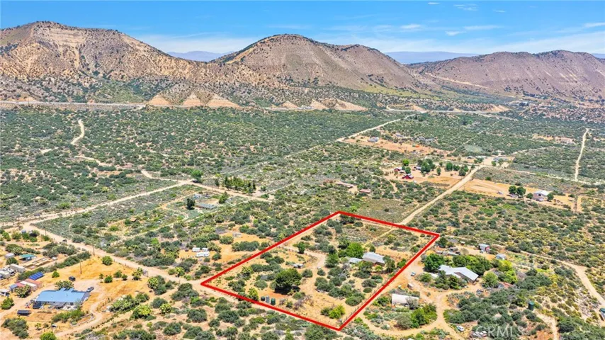 5500 Oil Well Road, Phelan, California 92371