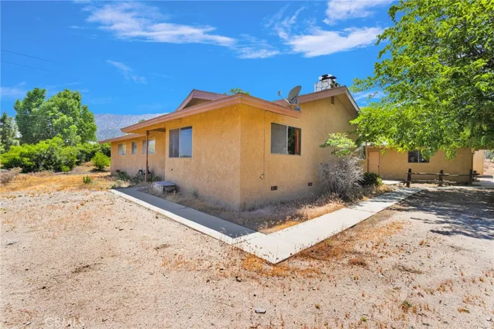 5500 Oil Well Road, Phelan, California 92371