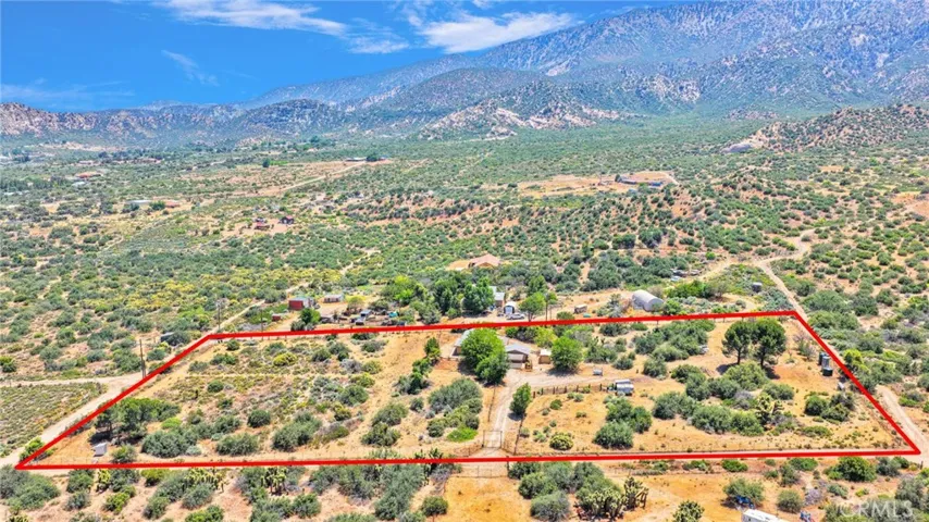 5500 Oil Well Road, Phelan, California 92371