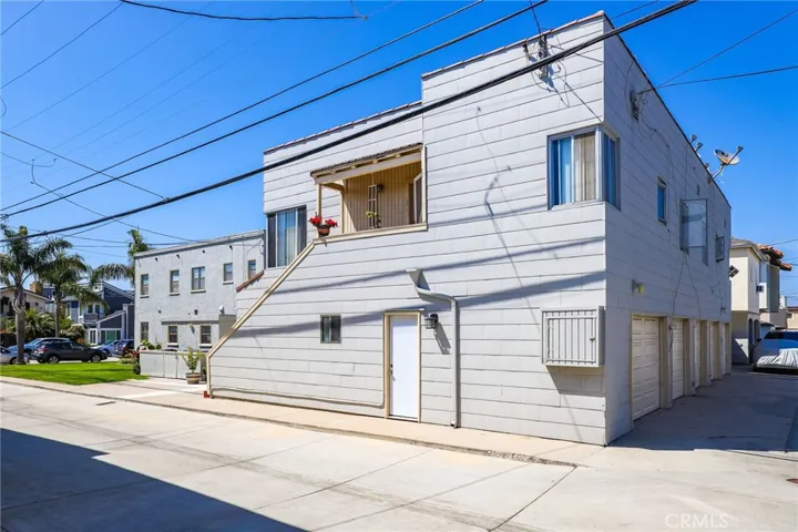 114 4th Street, Seal Beach, California 90740