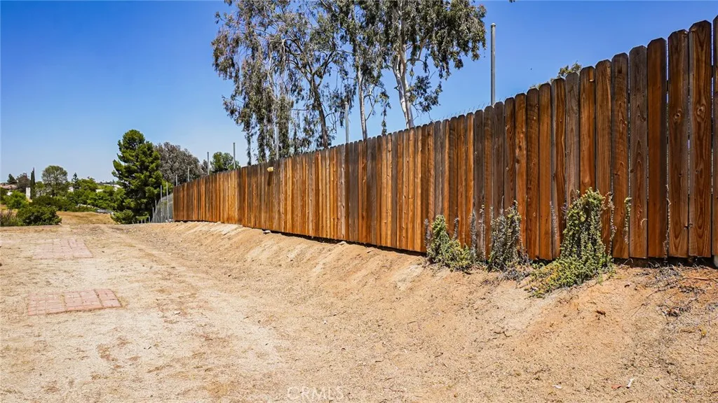 New Wooden Fence-500 Feet-Newly Installed