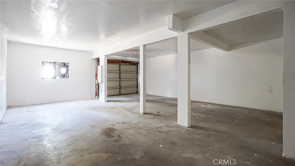 Barn House Garage