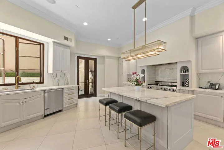 1465 N Robmar Drive, Beverly Hills, California 90210