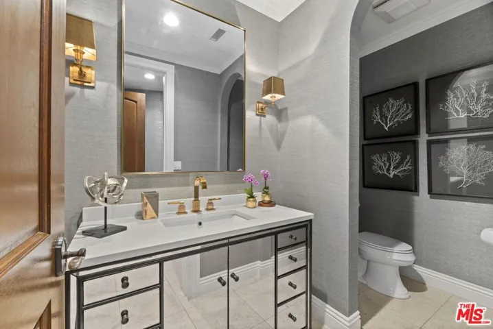 1465 N Robmar Drive, Beverly Hills, California 90210