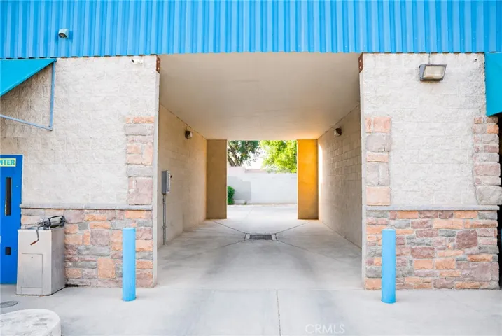 1220 W Houston, Visalia, California 93291