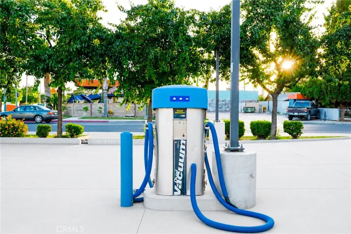1220 W Houston, Visalia, California 93291