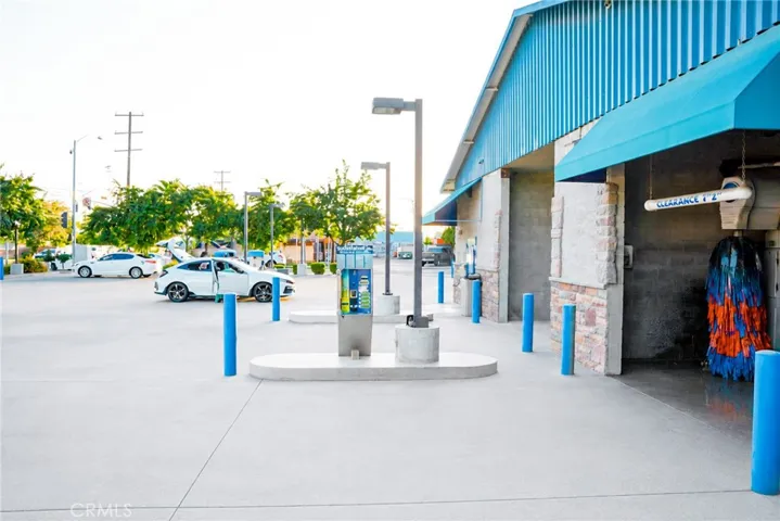 1220 W Houston, Visalia, California 93291