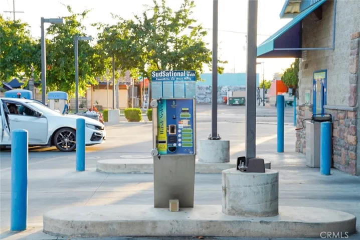 1220 W Houston, Visalia, California 93291