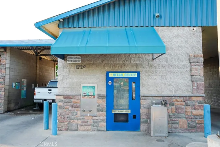 1220 W Houston, Visalia, California 93291