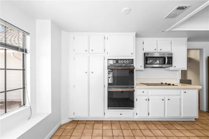 3462 Windsor Court, Costa Mesa, California 92626